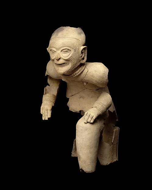 metmuseum's tweet image. This vivid figure is representative of a well-known type of seated male figure from the Pacific coast region of northern Ecuador and southern Colombia. met.org/2DorwQz
