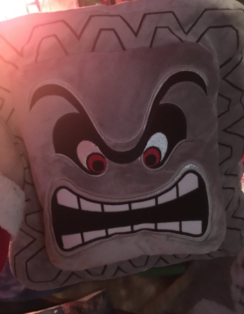 Sweetfacefergie's tweet image. Got an early Christmas present 😍#Thwomp