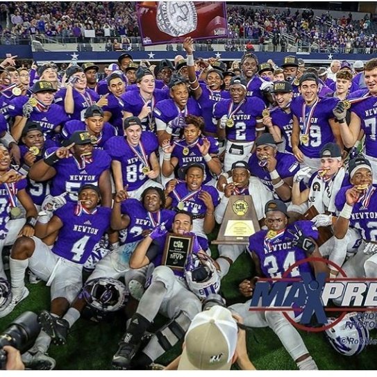 shankle_yavin's tweet photo. #statechamps 💍 https://t.co/4CoyIc5ZWJ