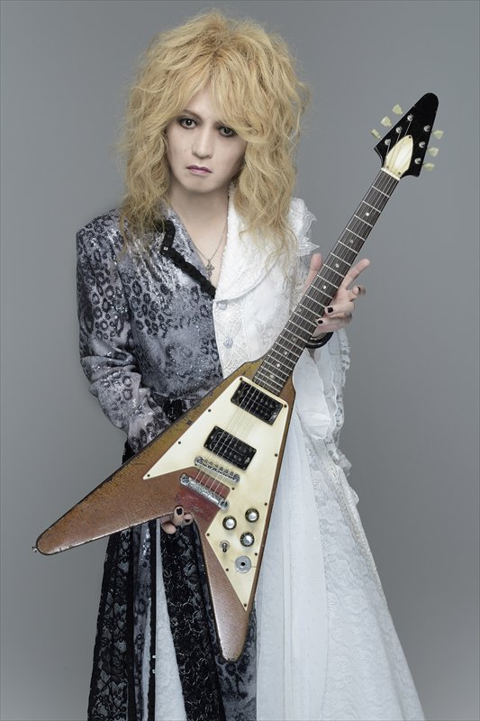 今年もクリスマスは大抽選会！！ 本日の筋肉少女帯ライヴ会場@恵比寿