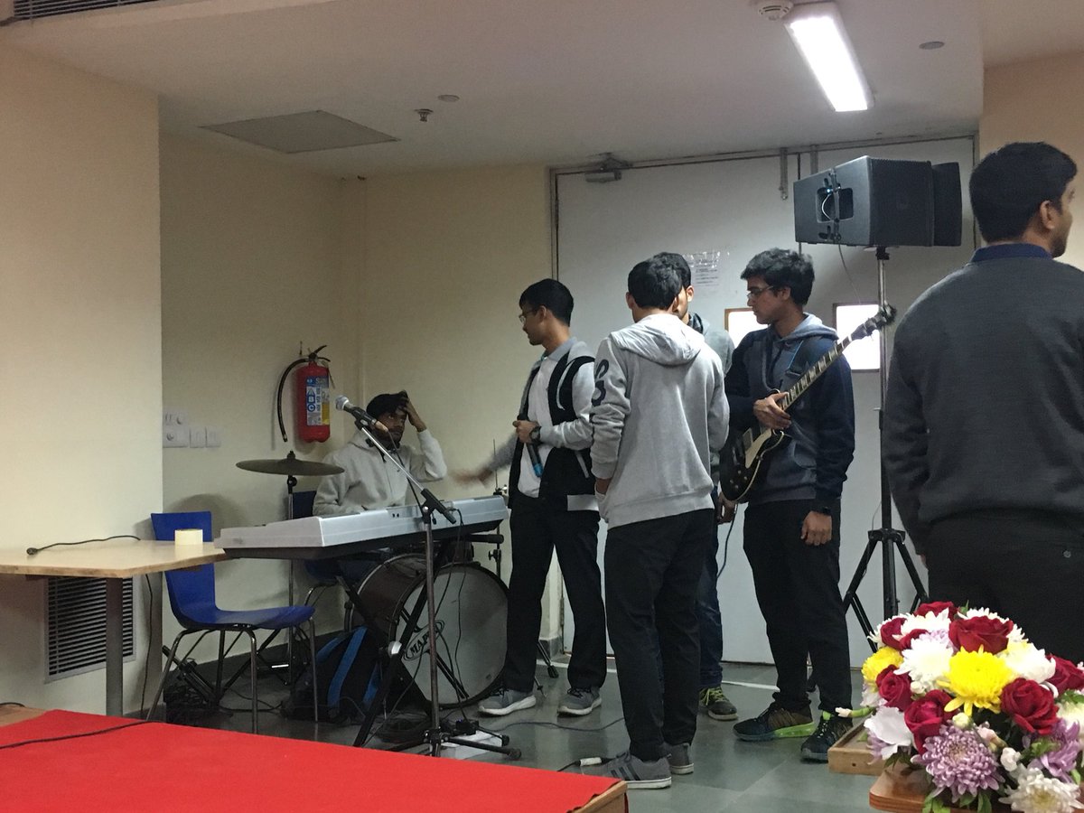 ponguru's tweet image. Rehearsal #IIITDConvocation #SixthConvocation #classof2017 @IIITDelhi  #DeanGiri