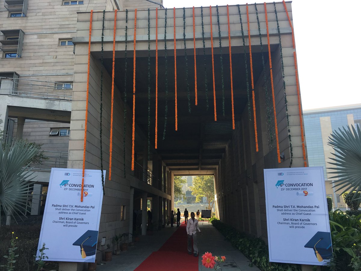ponguru's tweet image. #IIITDConvocation #SixthConvocation #classof2017 @IIITDelhi #DeanGiri
