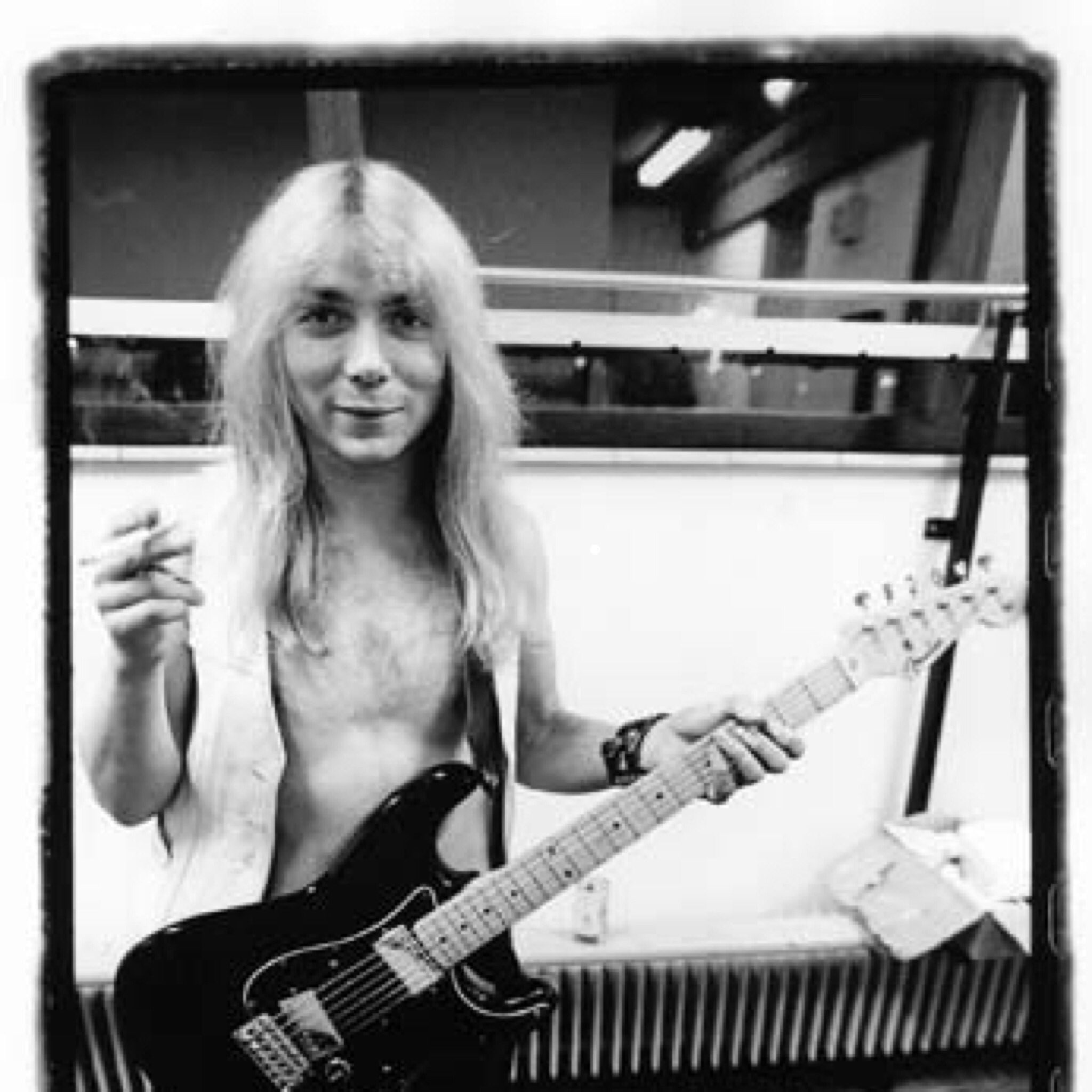 Happy Birthday to Iron Maiden guitarist, Dave Murray! 