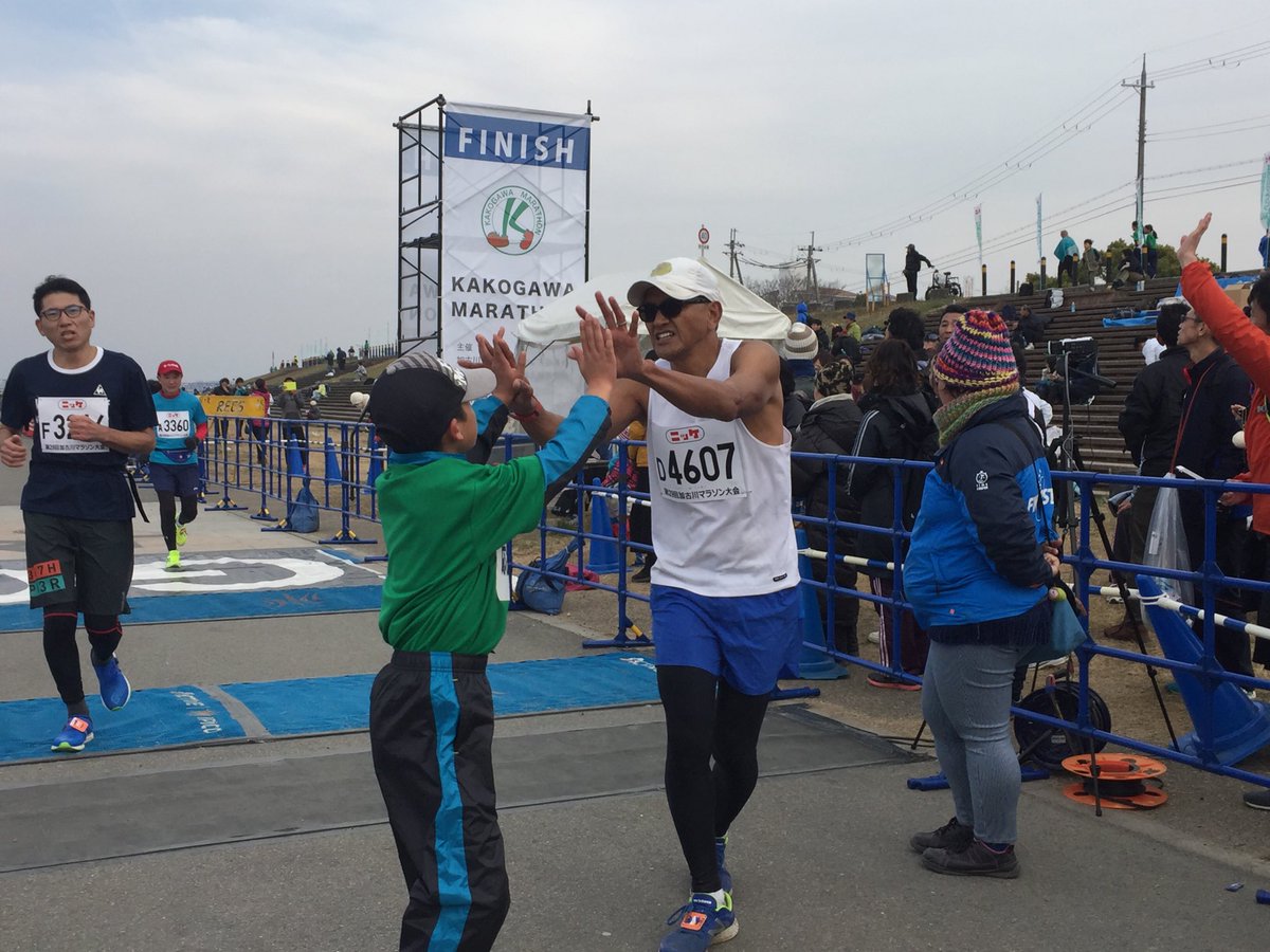 åŠ å¤å·ãƒžãƒ©ã‚½ãƒ³å¤§ä¼š å…¬å¼ Twitterren ã‚´ãƒ¼ãƒ«æ‰‹å‰ã‹ã‚‰ä»˜ãæ·»ã£ã¦ãã‚Œã‚‹ã®ã¯ å¿œæ´ãƒ©ãƒ³ãƒŠãƒ¼ã®å­ã©ã‚‚ãŸã¡ ã‚´ãƒ¼ãƒ«ç›´å¾Œã¯çš†ã•ã‚