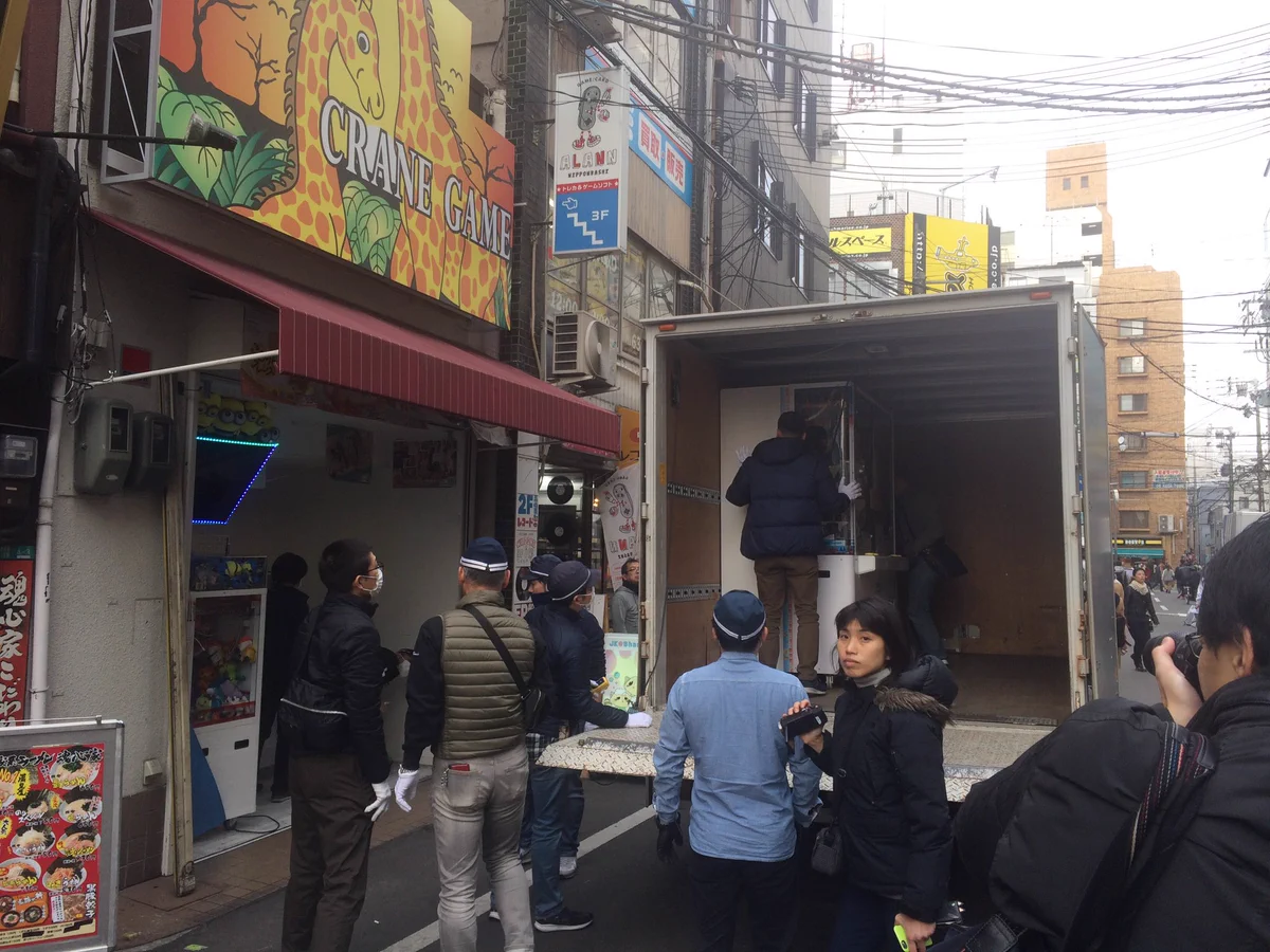 他の店もやって！大阪日本橋のぼったくりクレーンゲーム屋が摘発ｗｗｗ