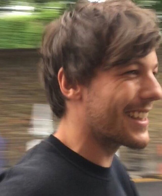 Goodnight to louis only,,, happy early birthday hoe xx 