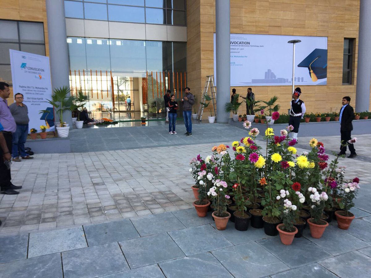 ponguru's tweet image. Our admin staff rock!!! #IIITDConvocation #SixthConvocation #classof2017 @IIITDelhi