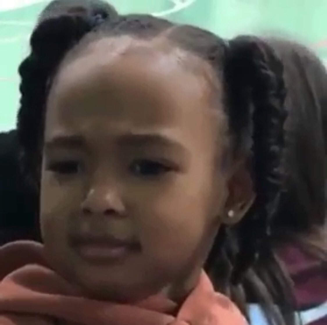 DyamondAire's tweet image. Mfs randomly start tryna hmu because they see I’m doing good, glowing, making money, and happy. nah, sue. stay where you were.