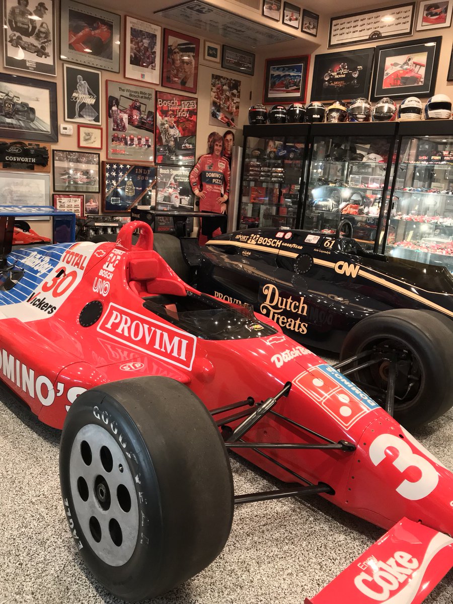 ArieLuyendyk's tweet photo. A peak into my garage #Icollectstuff It has known to be called The βI love me room β π https://t.co/VmaQNcmWvO