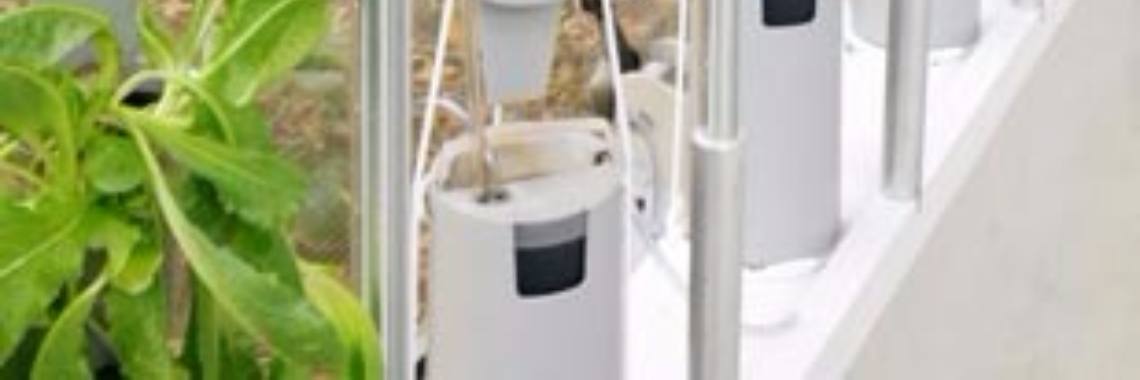 MoestuinHulp's tweet image. #DIY - DOE HET ZELF - #WINDOWFARM - VERTICAAL MOESTUINIEREN - #GRATIS INSTRUCTIEBOEK EN MALLEN #Crafts #&amp;amp; #DIY oal.lu/A5XaE