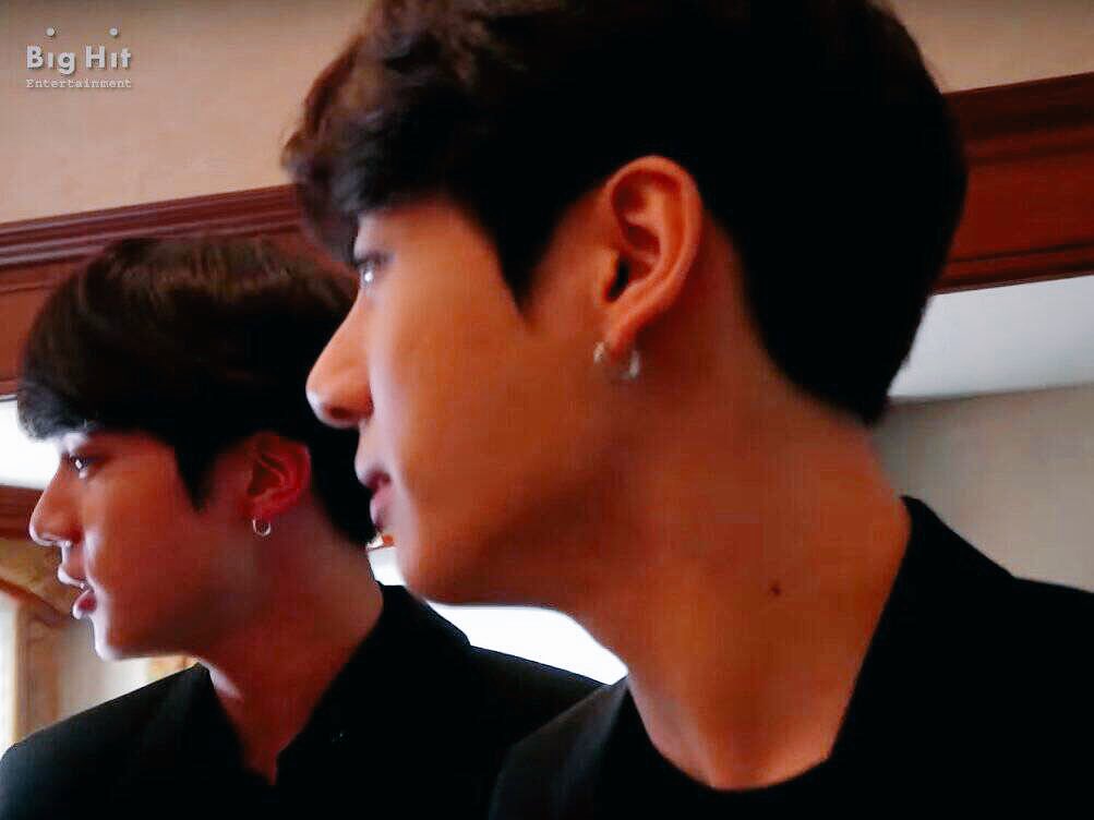 jiminitized's tweet photo. jin and jungkook are hanging out too much,, they're starting to look like twins @BTS_twt https://t.co/SWSsskf6cp