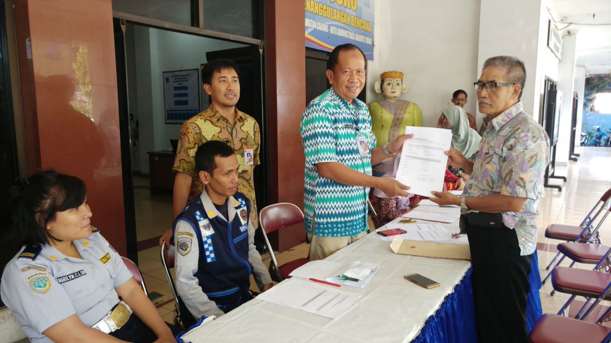 Kel_PuloGebang's tweet photo. Posko penerimaan pengaduan masyarakat di kecamatan.. https://t.co/iXbN0wPnAA