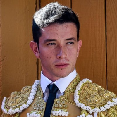 portaltaurino's tweet photo. Hoy cumple 23 años el novillero colombiano @Guillermo_val Valencia que toma la alternativa en cinco días en @PlazaTorosCali y es natural de Popayán (Cauca), Felicidades torero @portaltaurino https://t.co/LCtDjNFqit