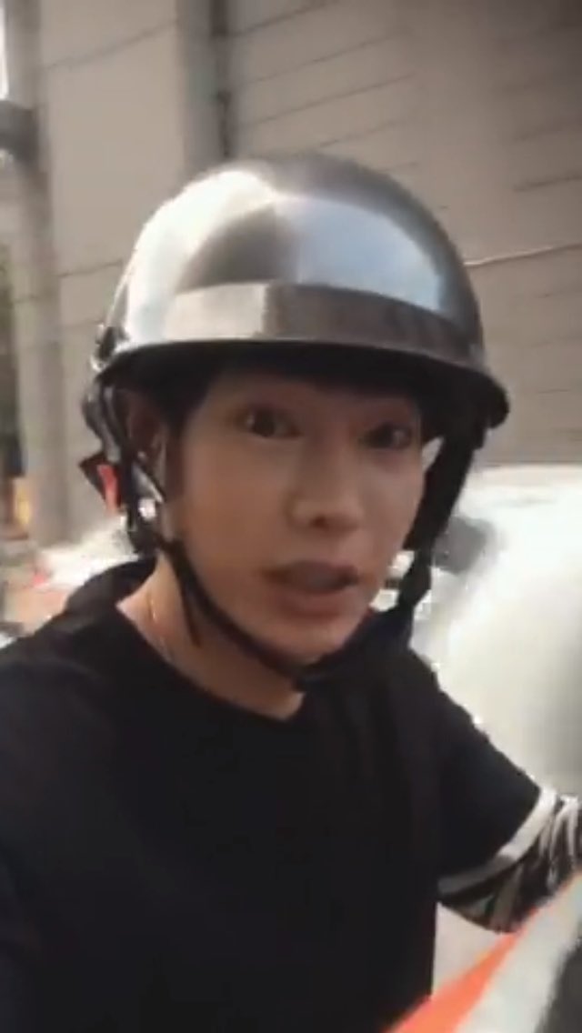 SPrapatsorn1's tweet photo. ข้อคิดที่ได้ดูไลฟ์เมื่อตอนบ่าย คือ #นุชของเป๊ก นี่นอกจากจะต้องสตรองทางกายแล้ว ยังต้องสตรองทางด้านจิตใจและแฮพสติอย่างสูงด้วย นุชคนไหนยังโกรธคนทำviralตัวนั้นอยู่อยากไปโกรธเค้าเลยน้าาาา เพราะเราว่าสตอรี่ตัวนี้น่ะby #peckpalitchoke อย่างแน่นอนนน^^
#เป๊กผลิตโชค
#Thinkbeforesocial
#AIS https://t.co/phcNLWYIGl
