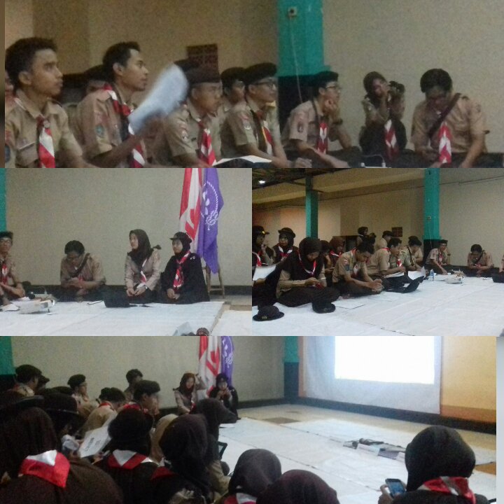 RacanaUNJ's tweet photo. [LIVE REPORT]
Pemaparan dri komisi A yang membahas garis-garis besar pengembangan program pembinaan Racana UNJ, dilakukan diluar forum sidang.
Berlangsung di Panggung Apresiasi FIS UNJ.

#getRIC
#MURACANAUNJ
#MURACANA2017
#RACANAUNJ
#KuyRamaikan

© Tim HPD MURACANA UNJ 2017 https://t.co/c4B3ZHz7nE