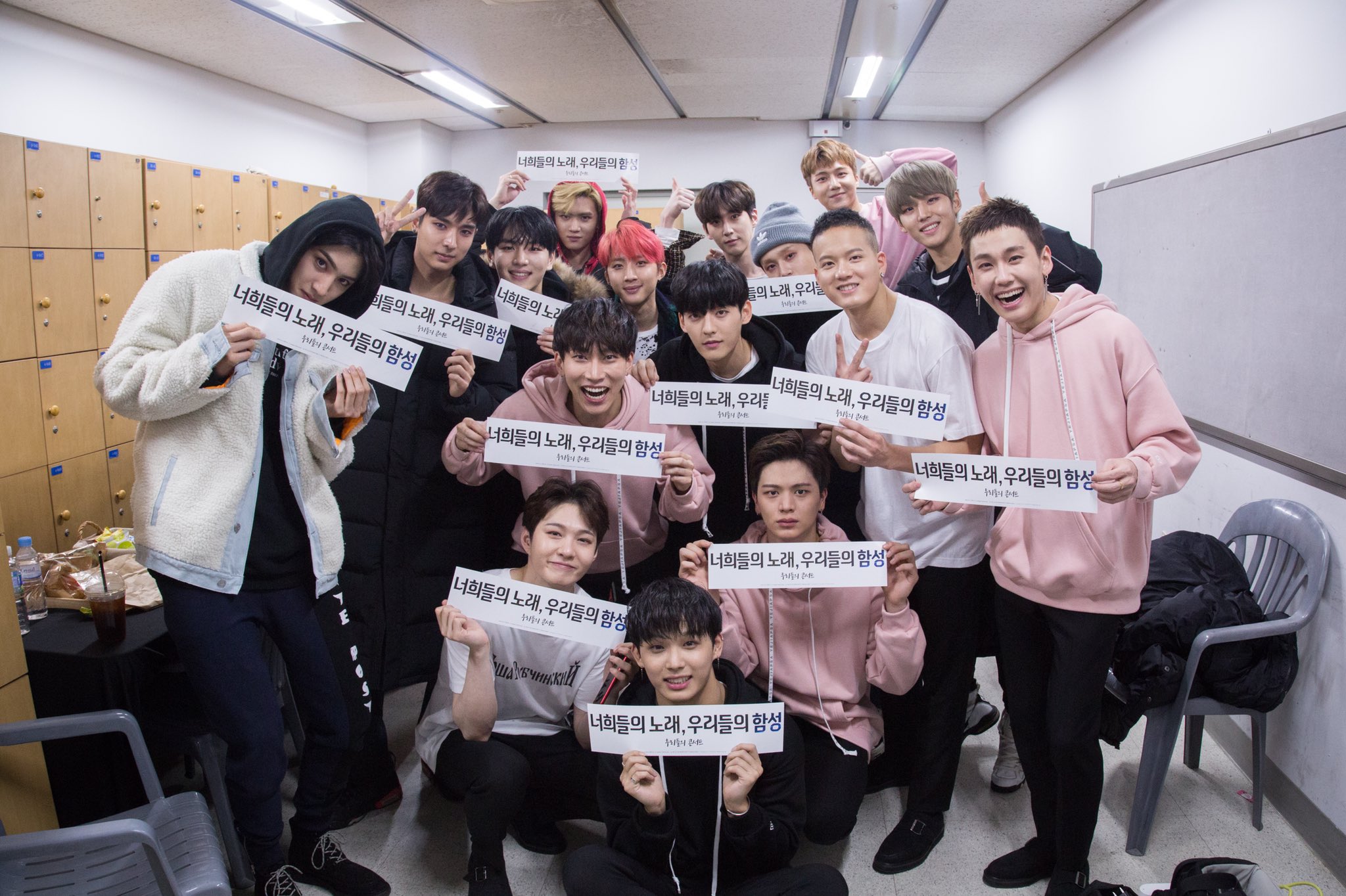 DRu3WzCUIAAxNsb.jpg:orig