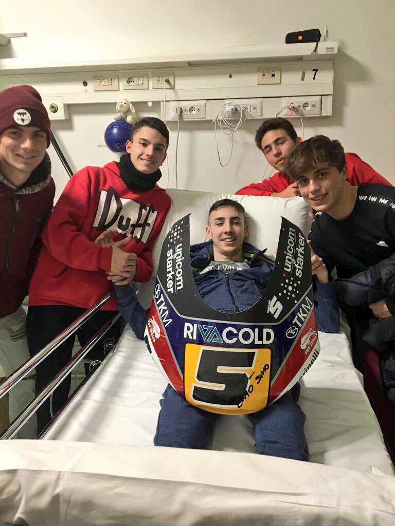 Bestia23's tweet photo. 🏆 Missione compiuta: siamo andati a trovare Simone Mazzola e gli abbiamo consegnato il ricavato della raccolta fatta durante la nostra festa di fine anno. Always support! 🤝 #friendship https://t.co/WKAJZpIjXH