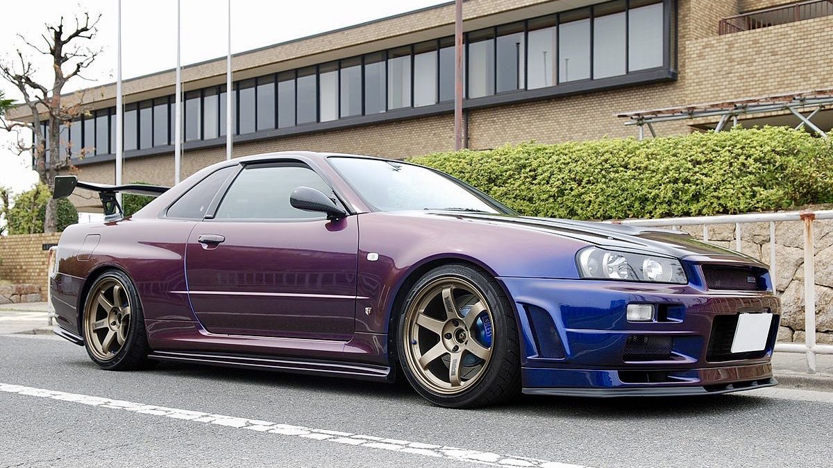 Hey Turn Skylinesaturday Jdm Nissan Skyline Gtr Bnr34 Color Shift Pearl Limited Color Midnight Purple 2