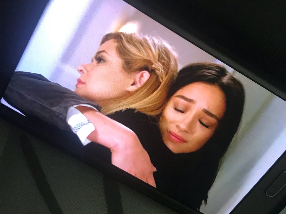 unicornizandose's tweet image. #pll7 ♥️