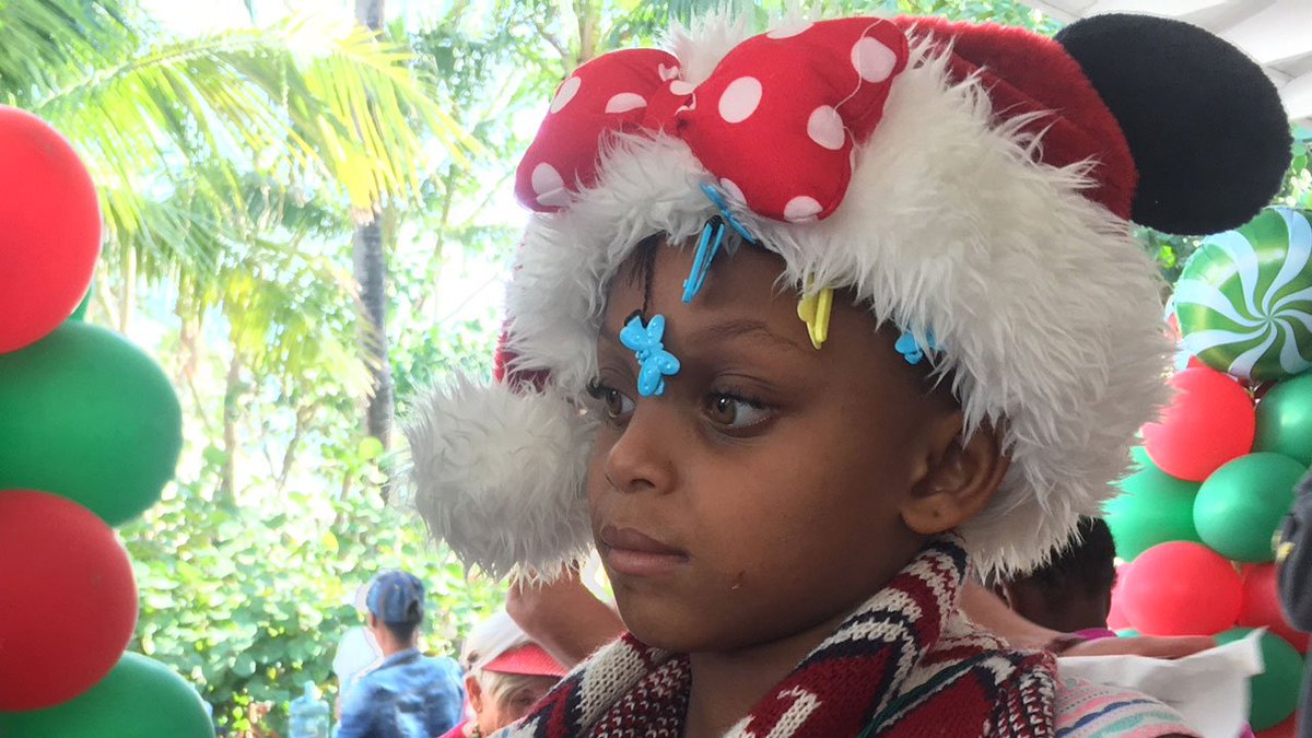 Photos of a Christmas party in Key Biscayne for children from Liberty City bit.ly/2D1W1uS?utm_so… https://t.co/wsb05As430