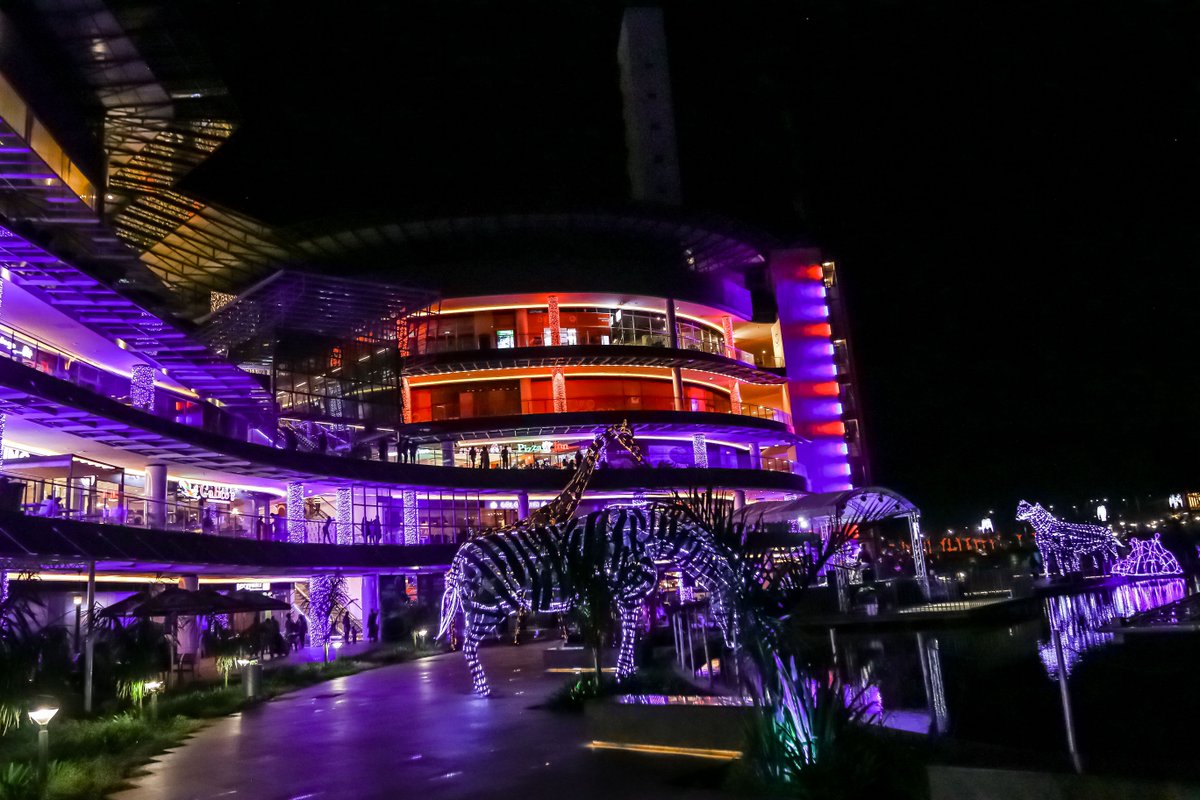 TwoRivers_KE's tweet photo. No, you are not dreaming. 
This... is Kenya 😍😍😍

#TwoRivers12DaysOfXmas #12DaysOfAKenyanXmas https://t.co/h3Wm783ut8