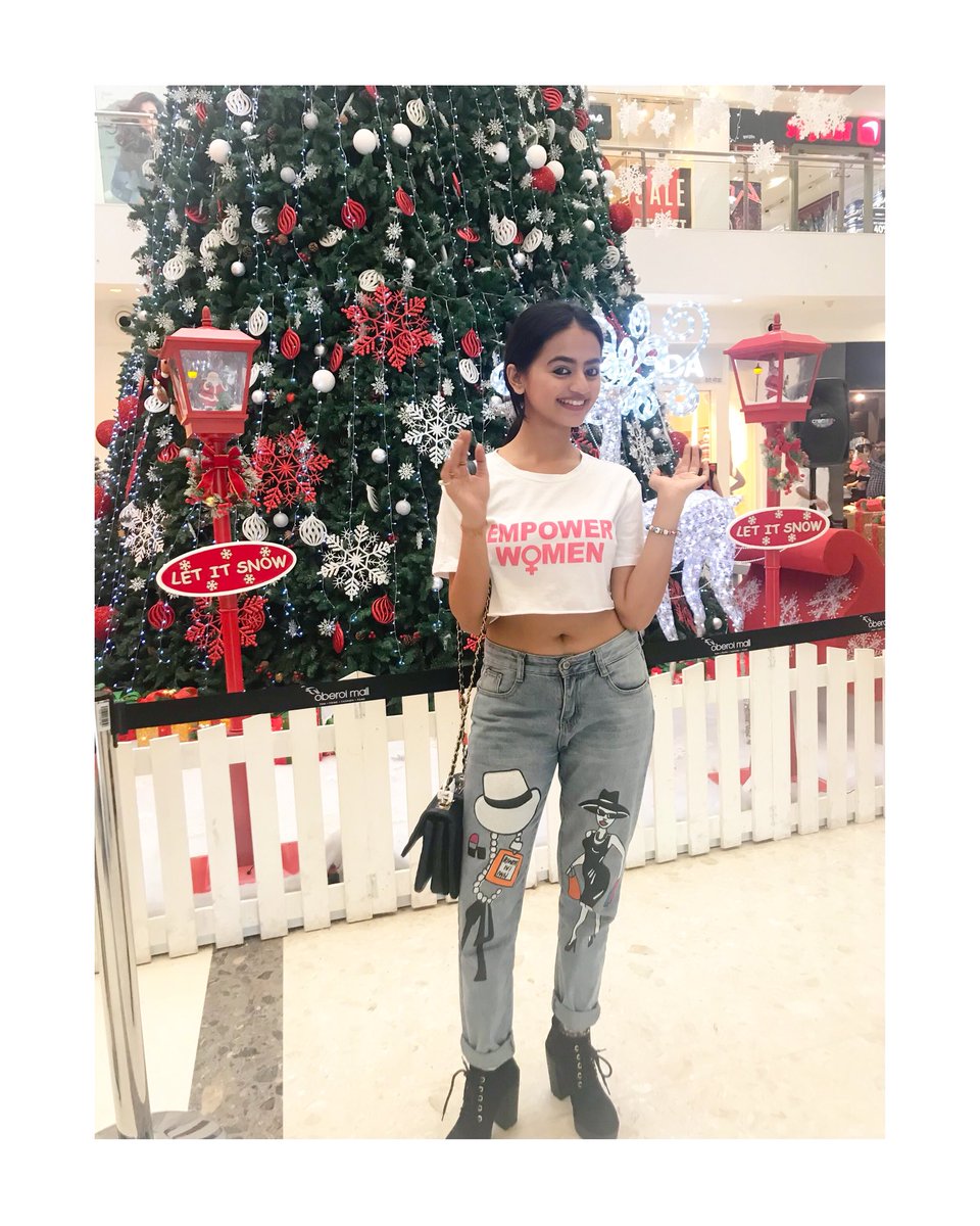 OfficialHelly7's tweet photo. Christmas feels everywhere 🎄🌟😌 https://t.co/Dg1a5vcrtN