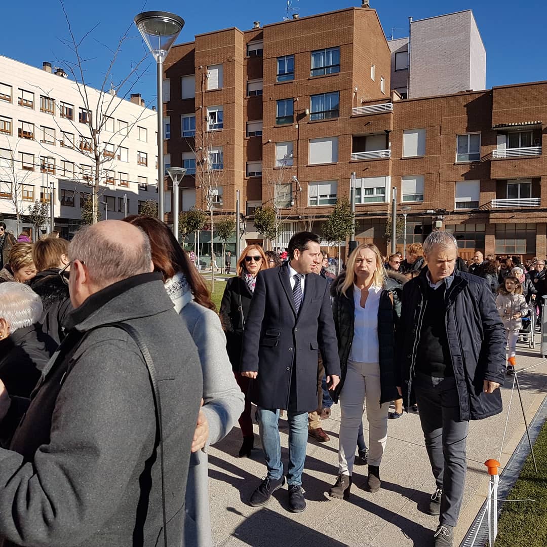 javidearnedo's tweet photo. Precioso acto de inauguración del nuevo entorno de La Estación. Gracias a todos. https://t.co/l7m54d9dQ8