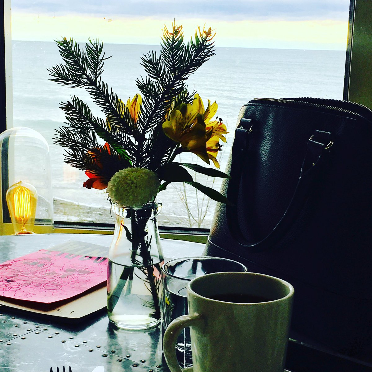 karlabrennen's tweet photo. Drake Devonshire is serving brunch everyday from Dec 23 to January 1st from 10am-3pm! That means everyday for the rest of the year is the weekend! #joinus #yourtableiswaiting #drakebythelake #WinterWonderland https://t.co/AtNIvPIP5Z