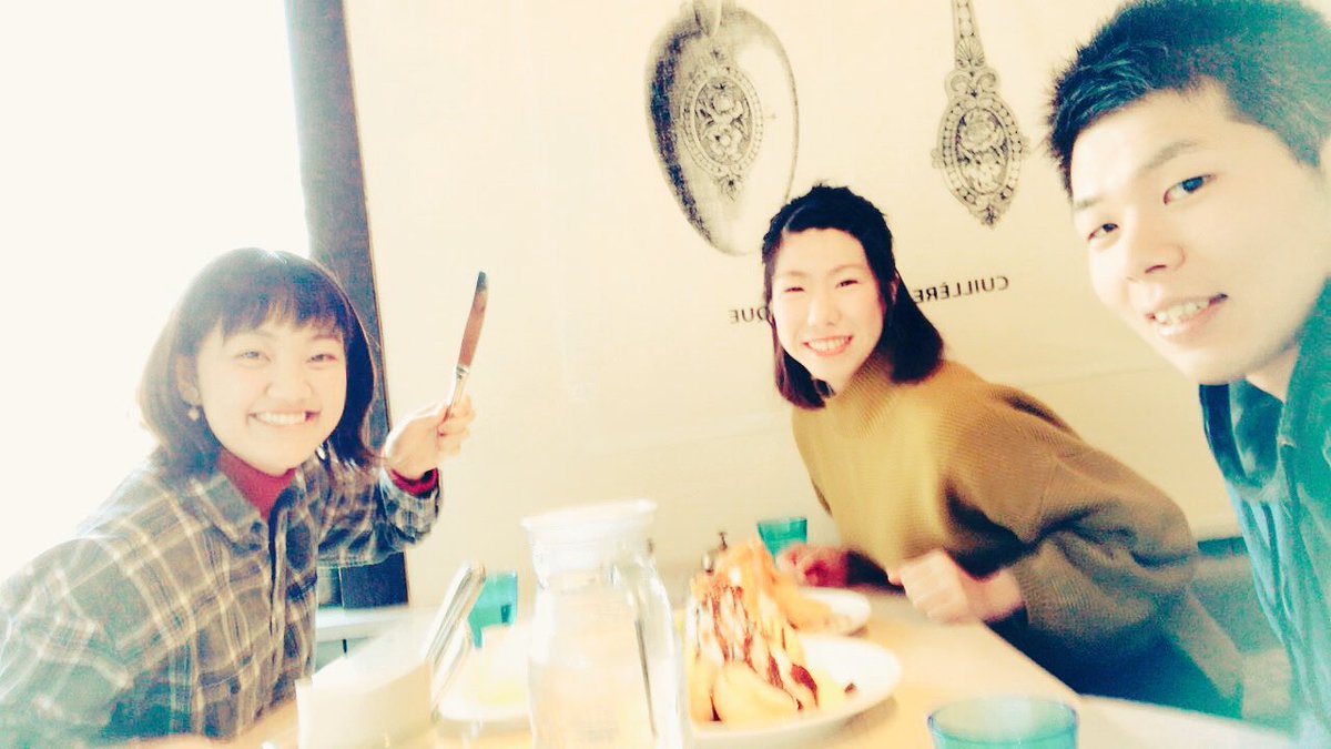 StDiiky's tweet photo. 【島根日記】
今日は念願のパンケーキ‼︎🥞
楽しい女子会だったわ笑
パンケーキ後は思いつきで大社行ったよ〜‼︎  冬休み楽しみ⛄️🏂 https://t.co/bBllngsBou