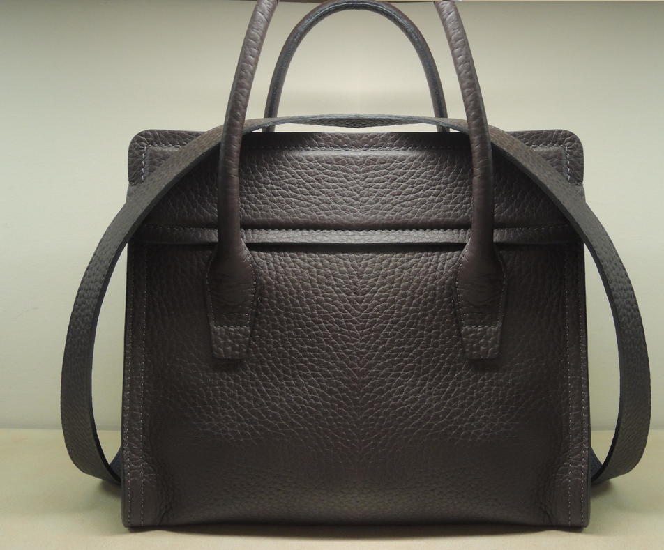 ilpellettiere's tweet photo. Il Pellettiere Milano Collection F. W. 2017
#ilpellettieremilano #luxurybag #accessori , #appareil #borse #bag #bags
#leatherbags #borseinpelle #milanoshop #milan #milanfashionstore #borsemoda #appareil #womenhandbags #handbags #女包 #мешки #fashiondet… https://t.co/c6YAQaalFR https://t.co/DUFyKJSreV