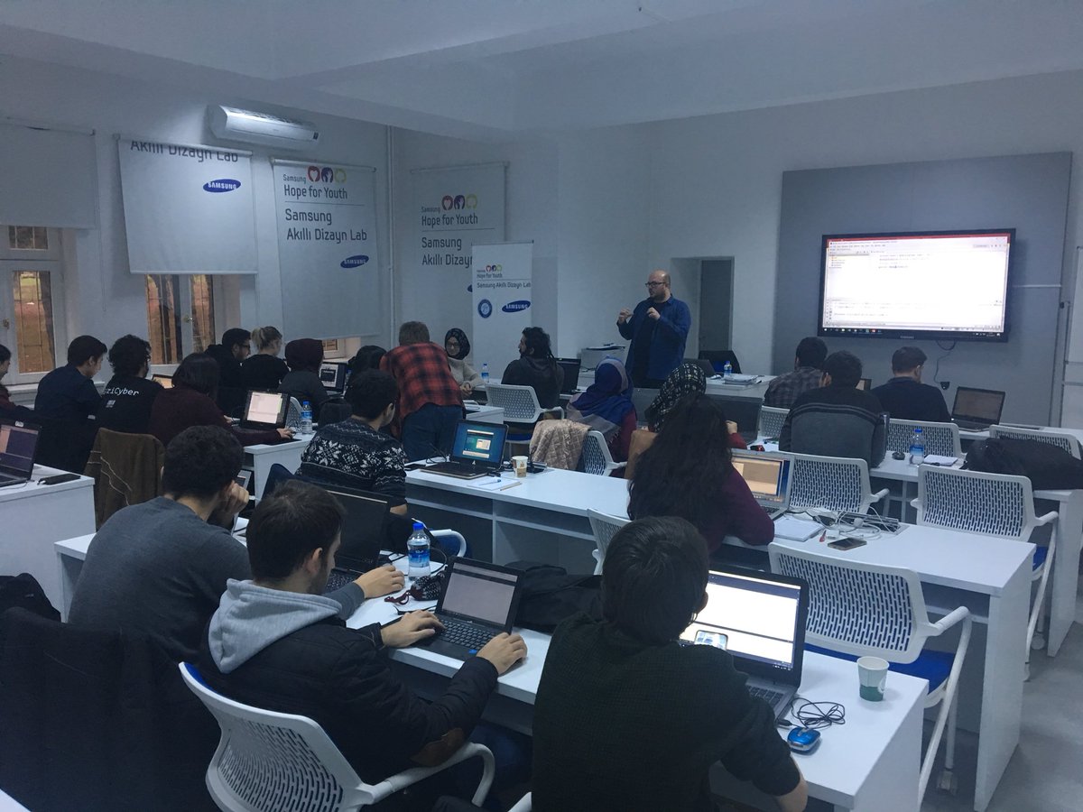 gazisiber's tweet image. @BarikatBilGuv ,Sayın @anilbaranyelken tarafından, Siberkamp17 adı altında Python For Hackers eğitimimiz başlamıştır. #siberkamp17 #pythonforhackers