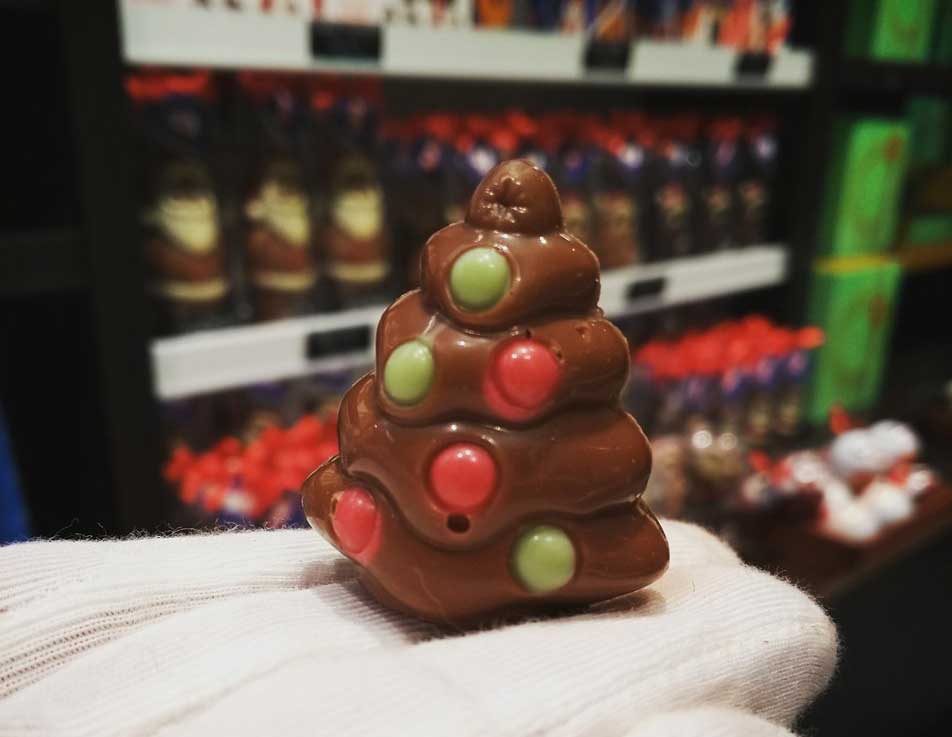 the_chocolates's tweet photo. cioccolatosi auguri da @the_chocolates il primo blog italiano sui cioccolatini con il Pinetto di #Natale @Jeff_de_Bruges | comprate, regale e mangiate tanti #cioccolatini 
https://t.co/xnyDatK4hU https://t.co/qVcRLfs0oW