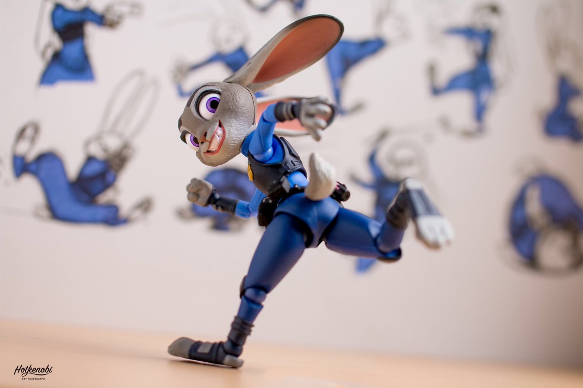 ホットケノービ Pa Twitter 海洋堂のズートピア ジュディ フィギュアなのにコンセプトアートのような動きや表情が出来て可愛いし触っていて楽しい 5つの表情パーツと目の動きだけでもずっと遊べる