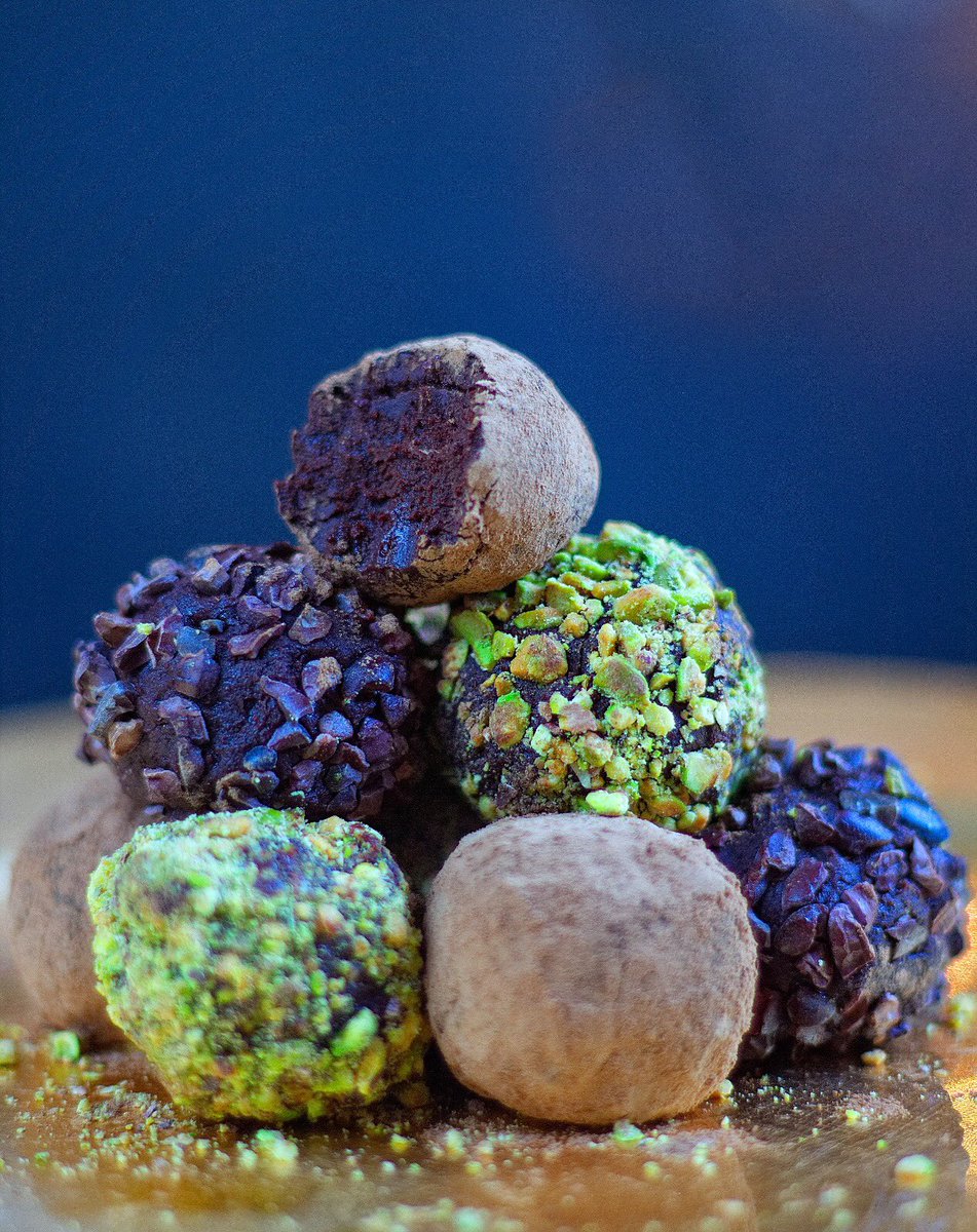 🎄CHRISTMAS RECIPES🎄SWIPE RIGHT 👉 to scroll through the photos!

Here is a recap of all the amazing recipes I have to offer this Christmas! They are all gluten free, vegan and refined sugar free 😜 click here for all the recipes 👉 healthylivingjames.co.uk/category/chris…