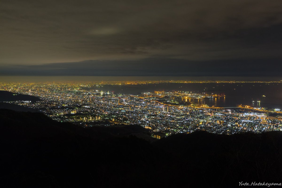 Yuta Hatakeyama Di Twitter 兵庫県神戸市 1000万ドルの夜景 兵庫県の摩耶山から望む 最高の夜景です ちなみに日本三大夜景にも選ばれてますo O O めちゃくちゃ綺麗なのでぜひ横画面 フルバックライトでご覧ください