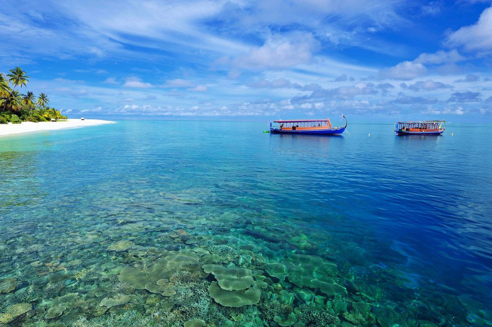 Выход в индийский океан. Мальдивы голубая Лагуна. Индийский океан Мальдивы. Мальдивы прозрачная вода. Карибское море.