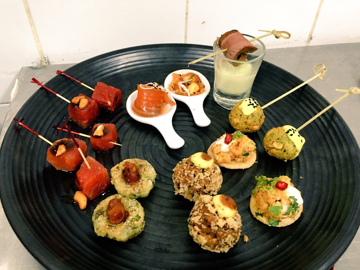 CinnamonClub's tweet photo. That #goose #mappas recipe @chefviveksingh cooked on @SaturdayKitchen just now is from #IndianFestivalFeasts by @absolute_press. Pop into any of our restaurants to pick up a last minute XMas Gift! https://t.co/Pce8U3yh20