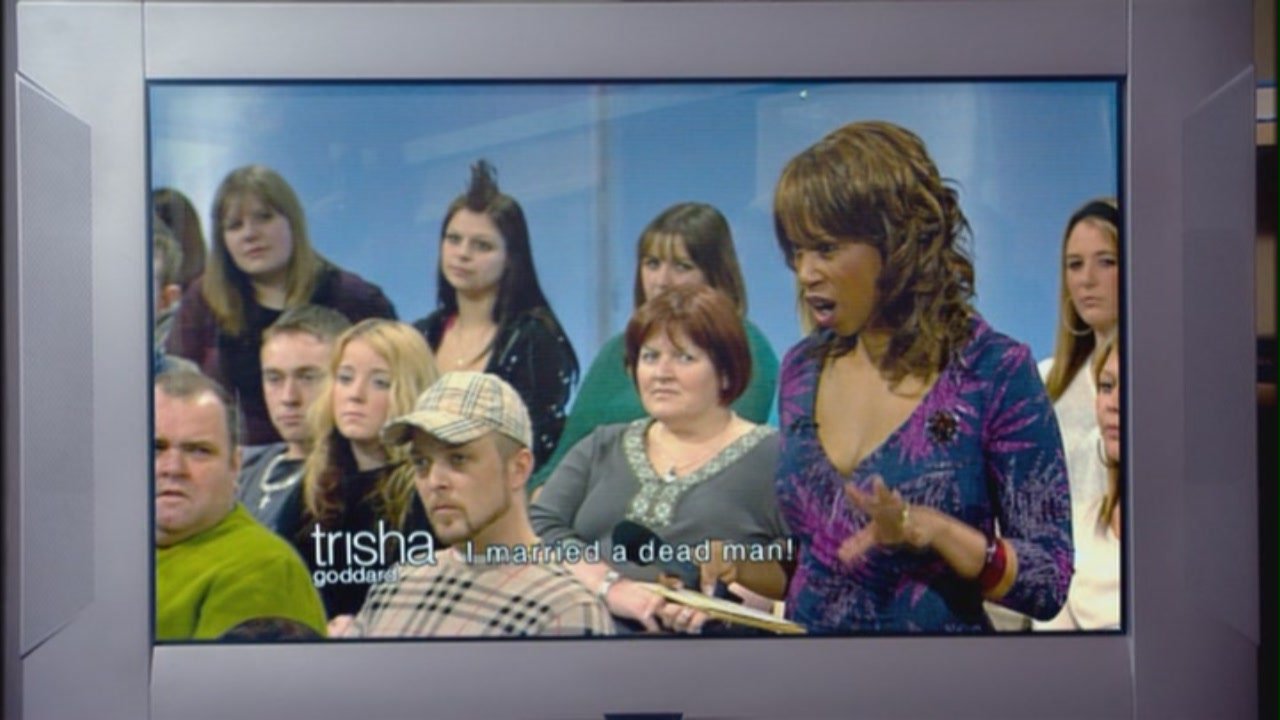 Happy Birthday to Trisha Goddard who played  Herself in Army of Ghosts. 