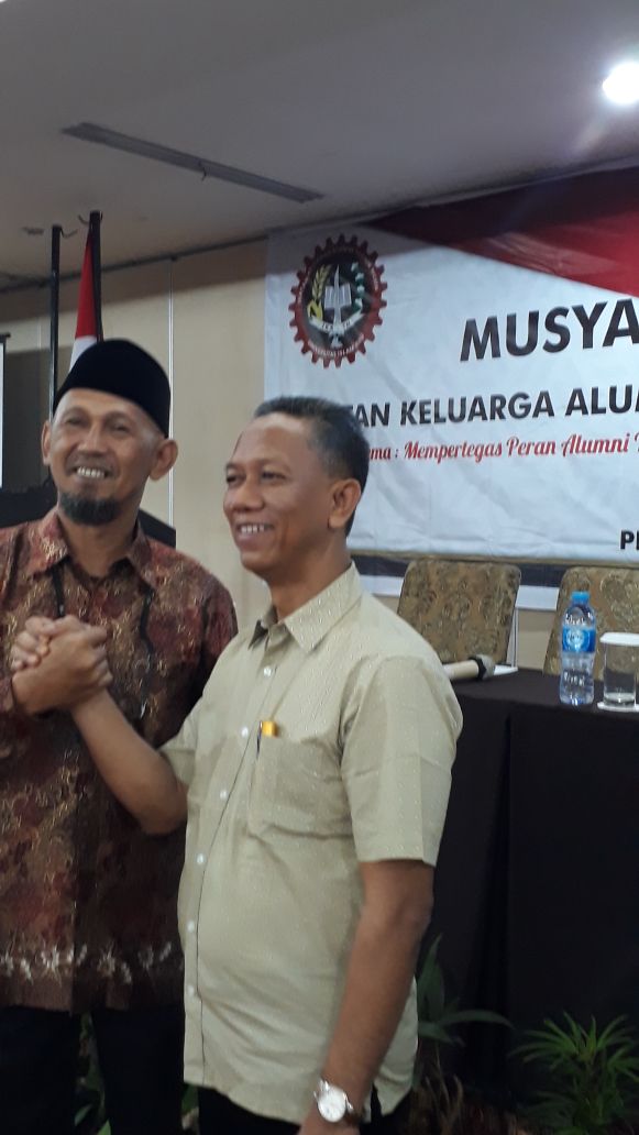 Bang Leonard Jiun sebagai Ketua IKA-TM UIR periode 2018 s/d 2023 bersama Rektor UIR #solidarityforever #teknikmesinuir