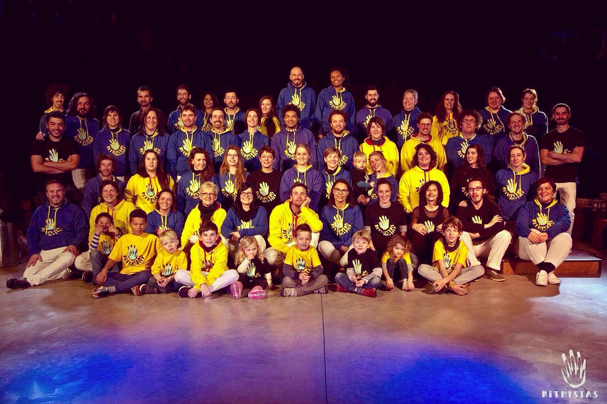 Ritmistas2Pily's tweet image. La photo officielle des #ritmistasdospily vient d'arriver On en profite pour vous souhaiter tous nos meilleurs voeux 🎄🎅🎉🥁🎶 #reims #batucada