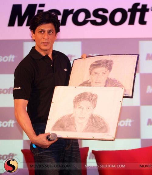 SRKCHENNAIFC's tweet photo. Shah Rukh Khan (@iamsrk) at Don 2 Promotions at Microsoft Pictures.
#6YearsOfDon2 https://t.co/L0tFCySnBI