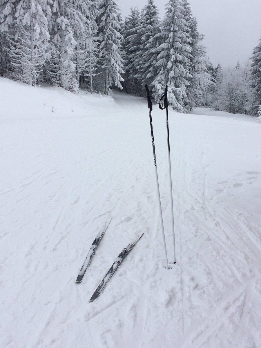 AndreaBillova's tweet photo. Bezecka sezona zahajena! #crosscountryskiing #pustevny #lovewinter https://t.co/9xAkOcMXX7