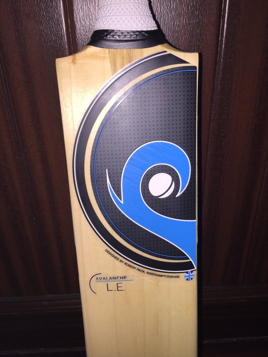 StevenCrothers1's tweet photo. Thanks @RobPackCricket (and 🎅🏻)
Another fantastic piece of willow.
@InstoniansCC
#size4toothpick #qualitycraftmanship https://t.co/wQ0SFEhvu8