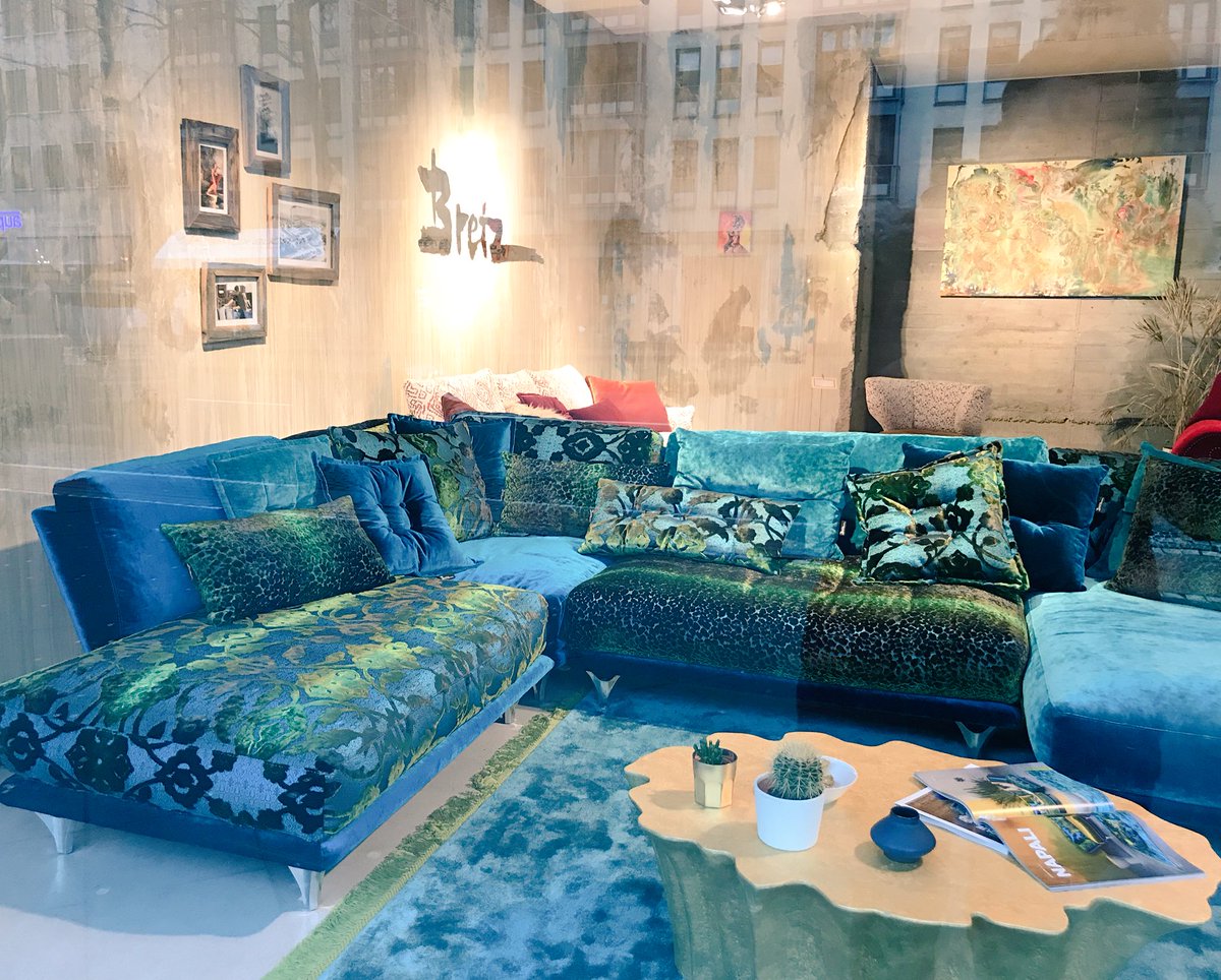 Mishkanainoo's tweet photo. Гоё өнгө вээ
#windowsshopping https://t.co/If4PRc9zUH