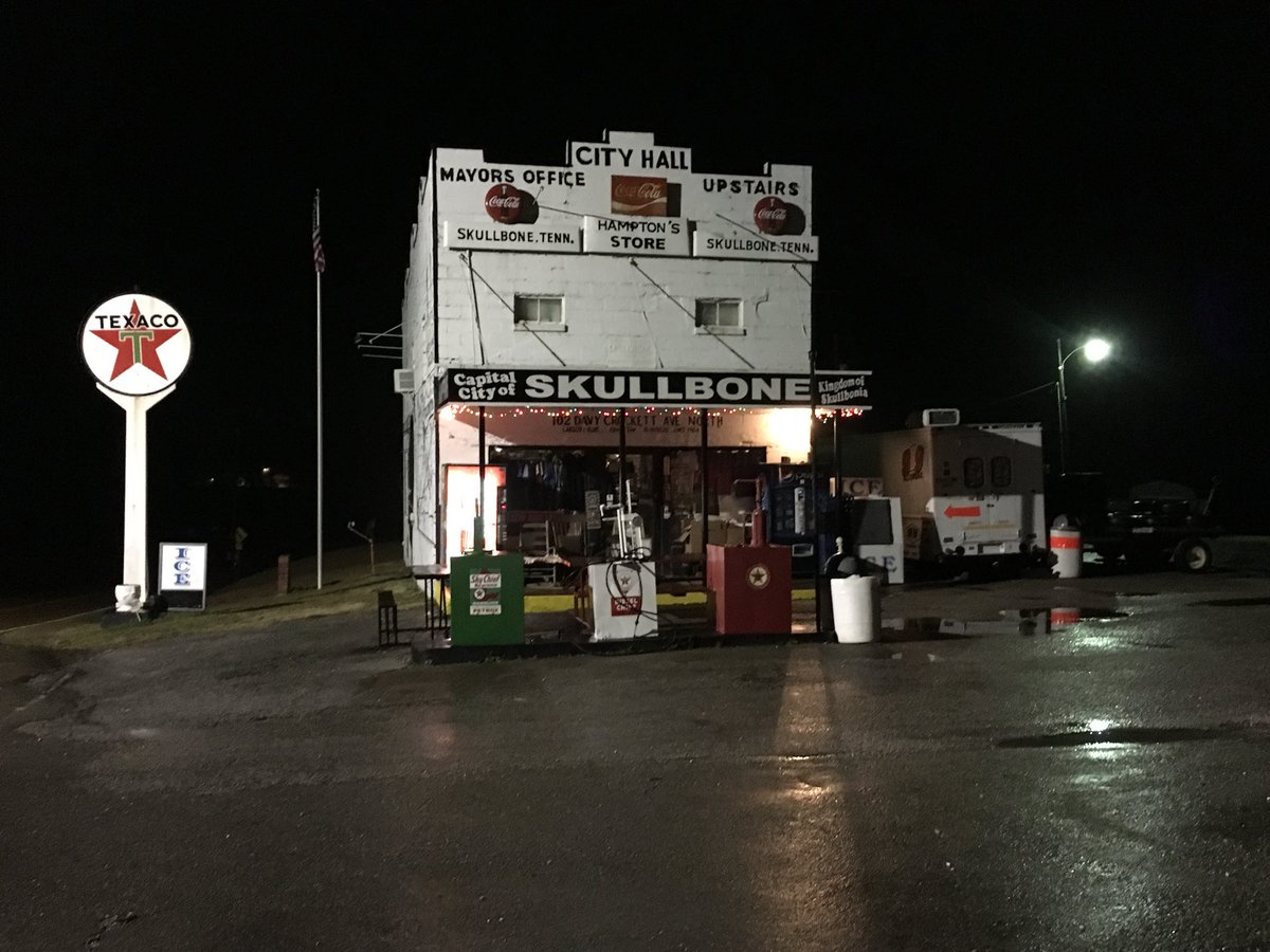 JJK1013's tweet photo. Good morning, #skullbone. 🦆🦆 https://t.co/UqV1tNPeNl