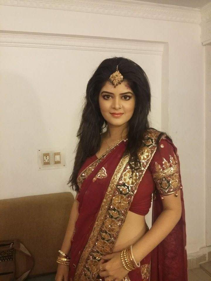 madhumita__fc's tweet photo. #BojhenaSeBojhena #Pakhi in #off_scenes mood ✌💖
#MadhumitaChakraborty @madhumitact https://t.co/2Z8DWW8QMU