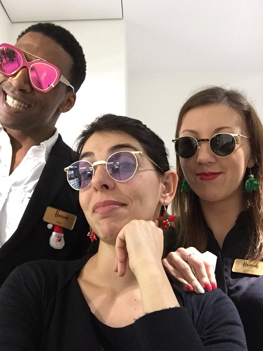 Merry X-mas from Fashion Lab🎄Thanks for #GiftThatKeepsOnGiving #HappyTeam #Triple <a href="/louisec93982199/">louise coleman</a> @WheresWarron <a href="/RichardCPeck/">Richard Peck</a> <a href="/binota_bala/">Binota Deb</a>