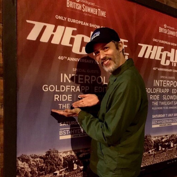 rideox4's tweet photo. From Andy, somewhere in deepest London late last night: “Thanks to everyone who came to Ride shows / listened to our music in 2017. It’s been a top year for us. Loads to look forward to from us in 2018. Seasons Greetings to one and all” ❤️✌️🍻 https://t.co/mYxdxQdbKm