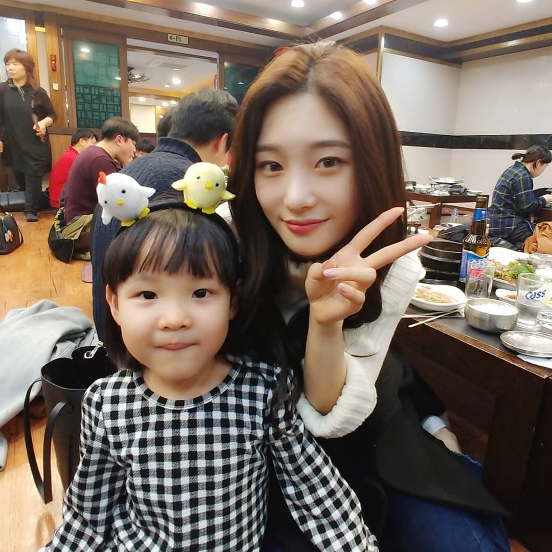 jchaeyeonglobal's tweet photo. [PHOTO] 171223 #Chaeyeon from yeonu_grandma's Instagram Update

#DIA #다이아 #정채연 #채연 https://t.co/uw8yyugUHA
