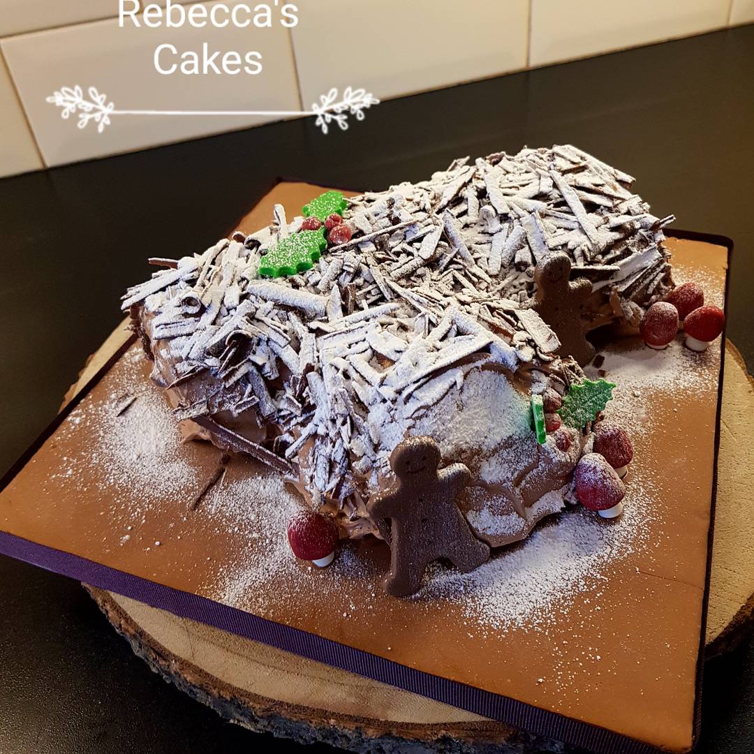 Bexlee2307's tweet photo. That's it, my last order ready for collection. Chocolate Yule Log with edible hand made decorations. https://t.co/BlQNCQZNoV